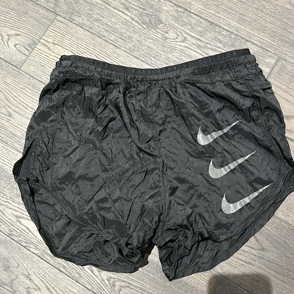 Nike 2-in-1 running shorts - Picture 1 of 6